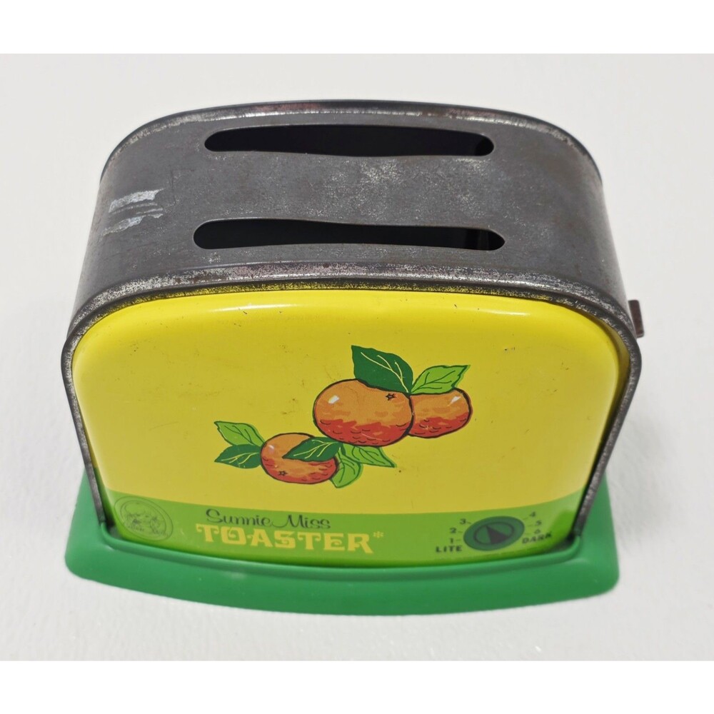 VINTAGE OHIO ART COMPANY SUNNIE MISS TOASTER TIN TOY